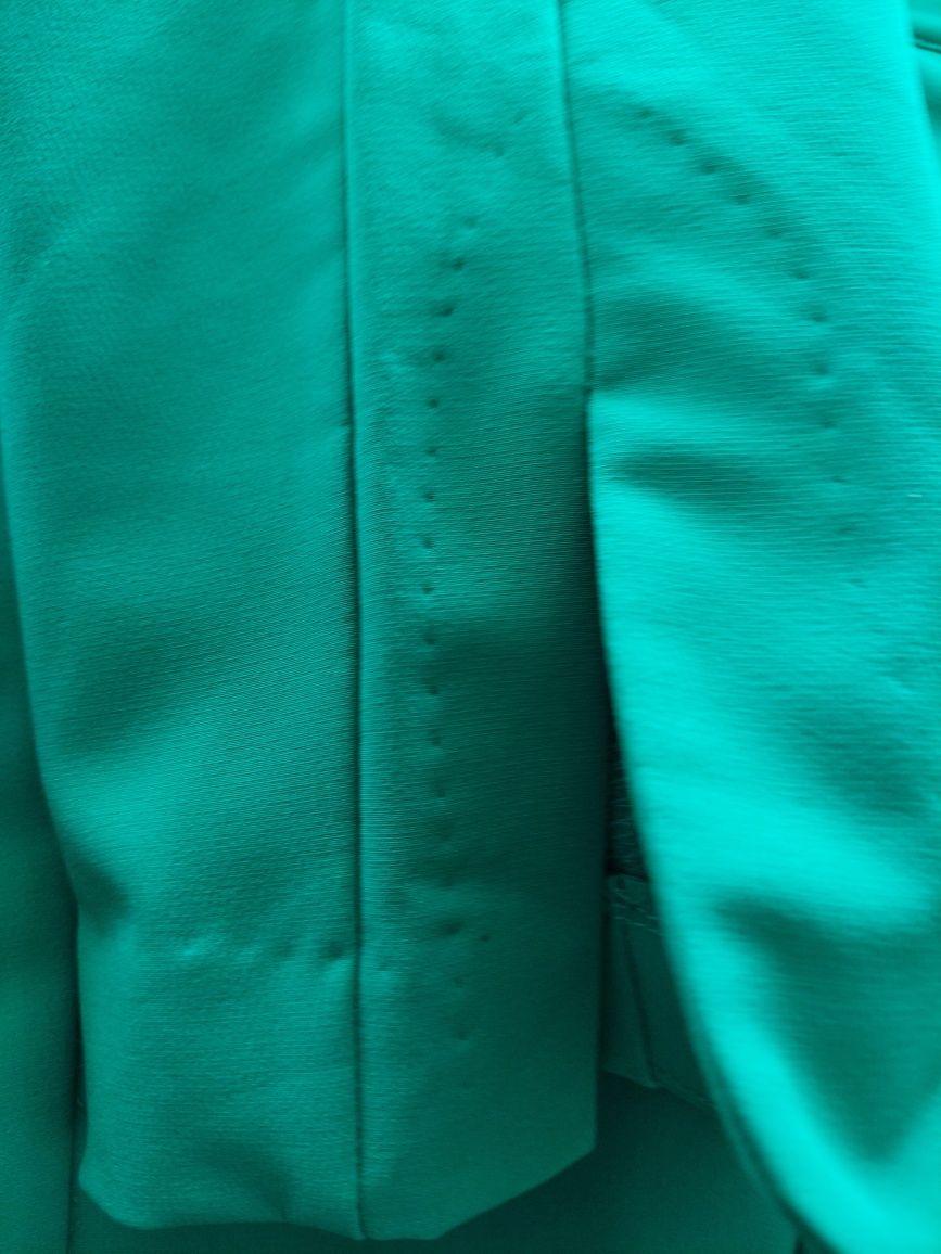 Zielone eleganckie  spodnie cygaretki z rozcięciami M/L