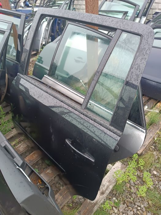 Drzwi prawe lewe przód tył opel Zafira b z20r kompletne