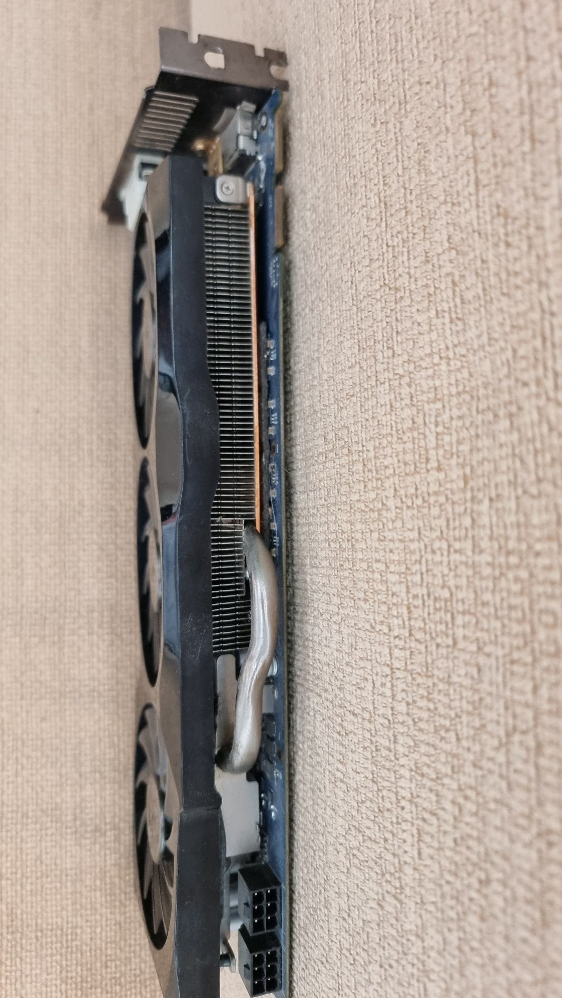 Radeon HD 6950 1gb
