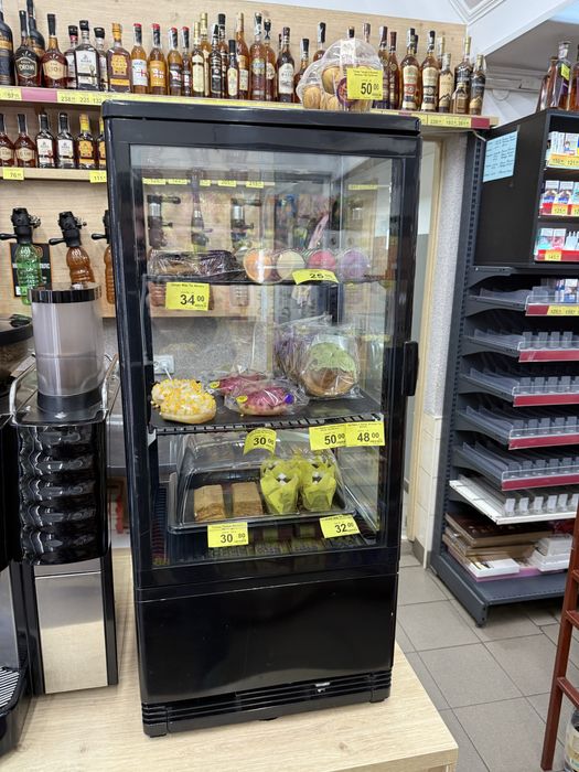 Продам кондитерську вітрину