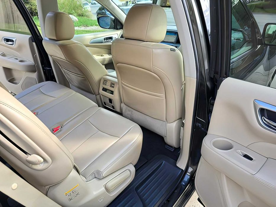 Nissan Pathfinder      2017
