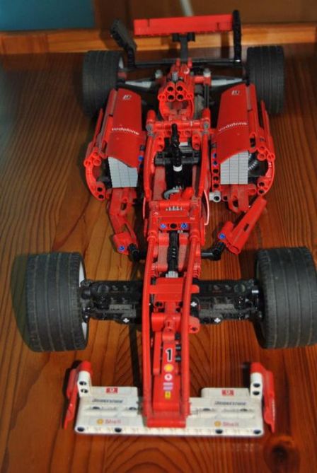 Lego Racers Ferrari F1 escala 1:10