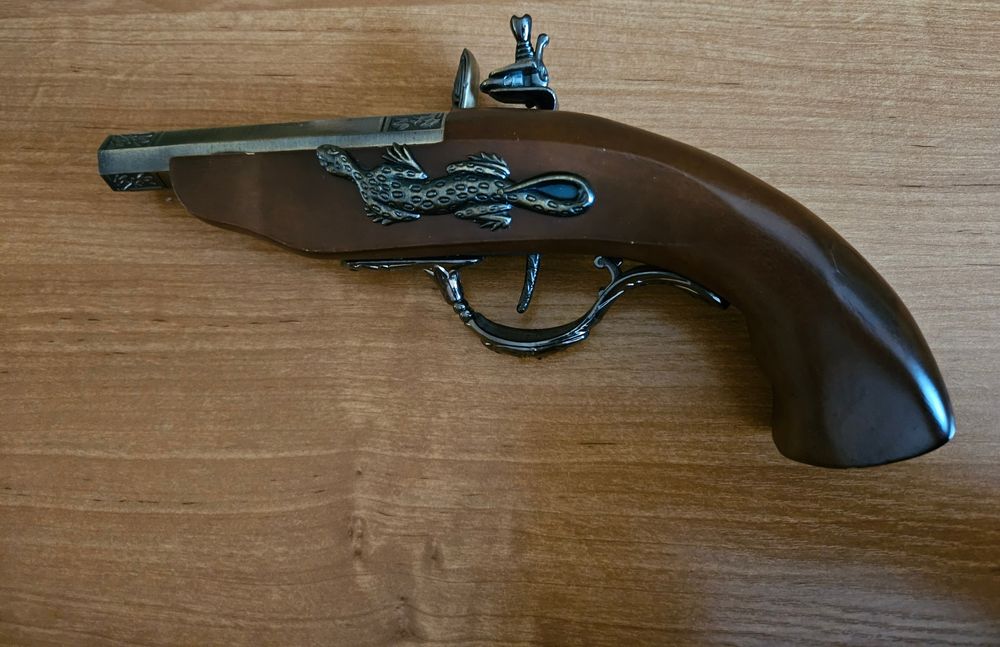 Zapalniczka pistolet Jaszczur