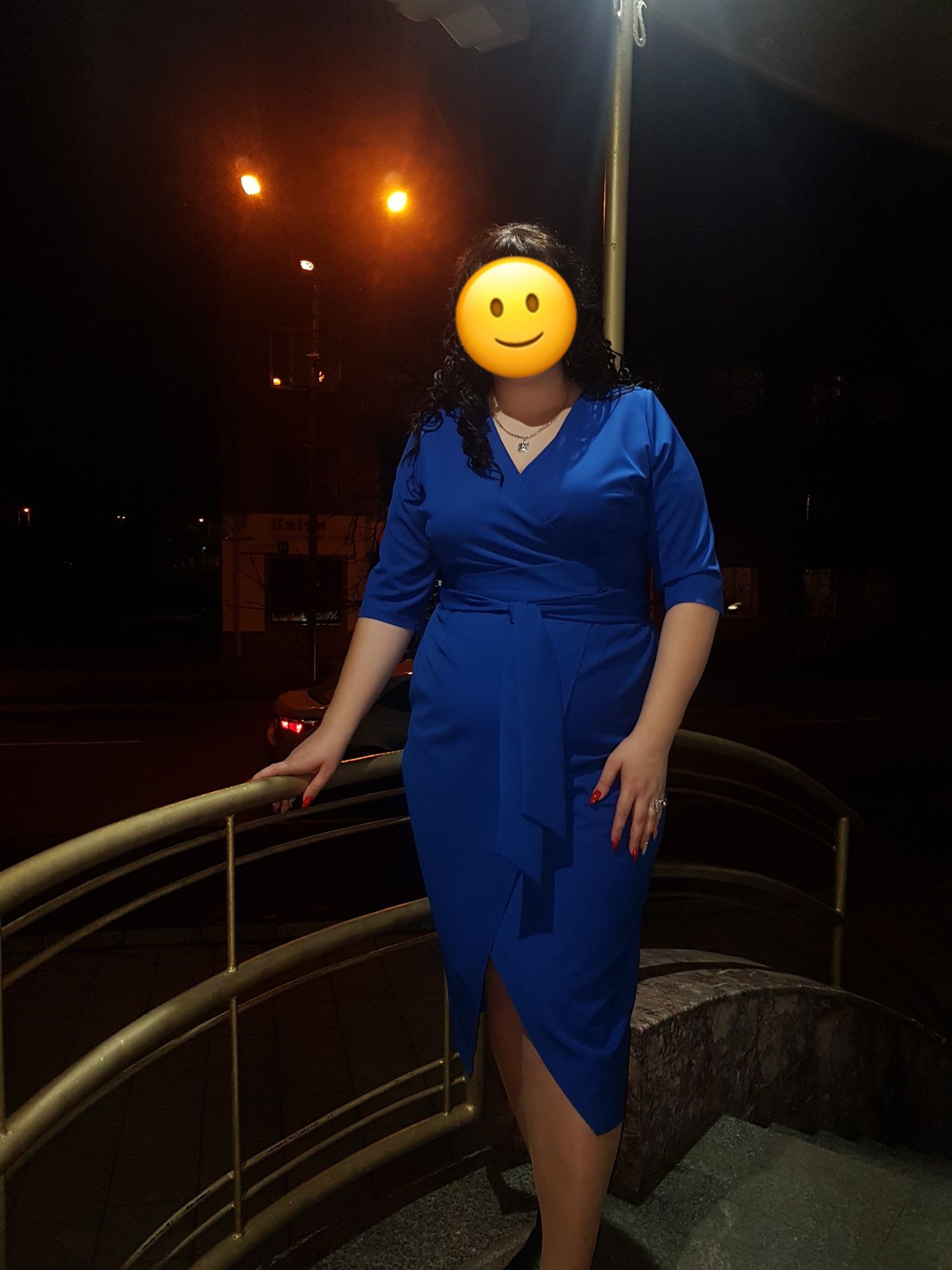 Жіноча сукня синього кольору