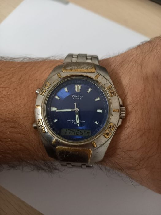 Stary duży zegarek Casio