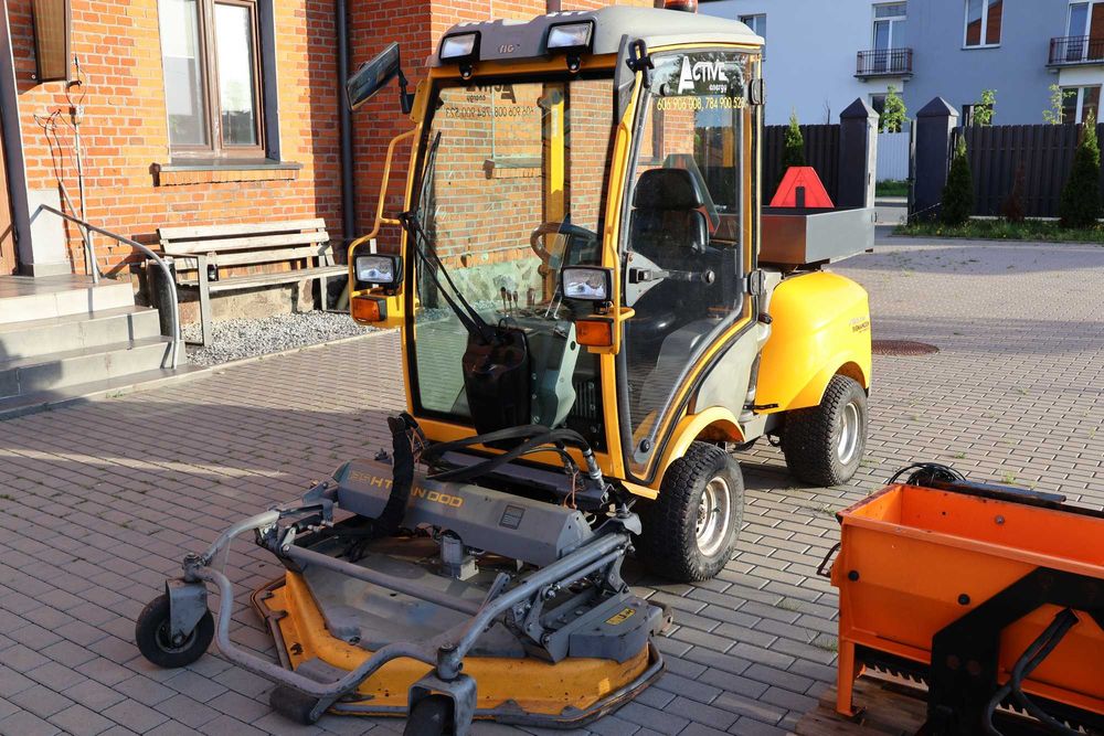 Kosiarka/nośnik narzędzi Stiga Titan 740 DCR
