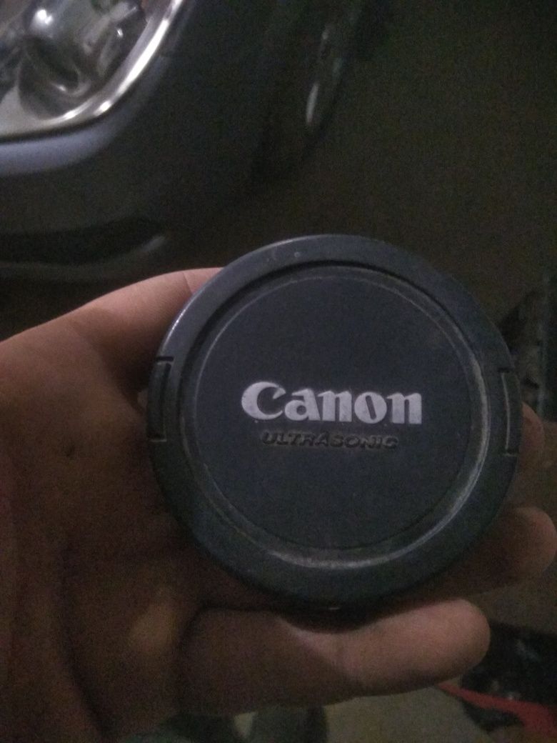 Кришка об'єктива Canon