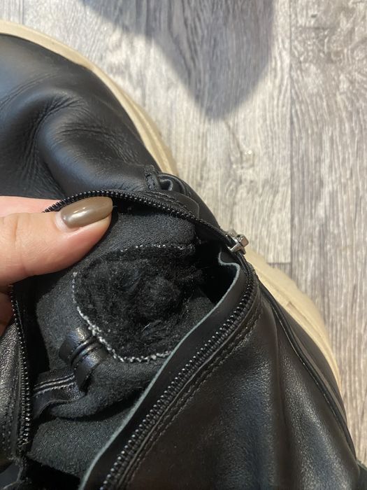 Шкіряні чоботи жіночі