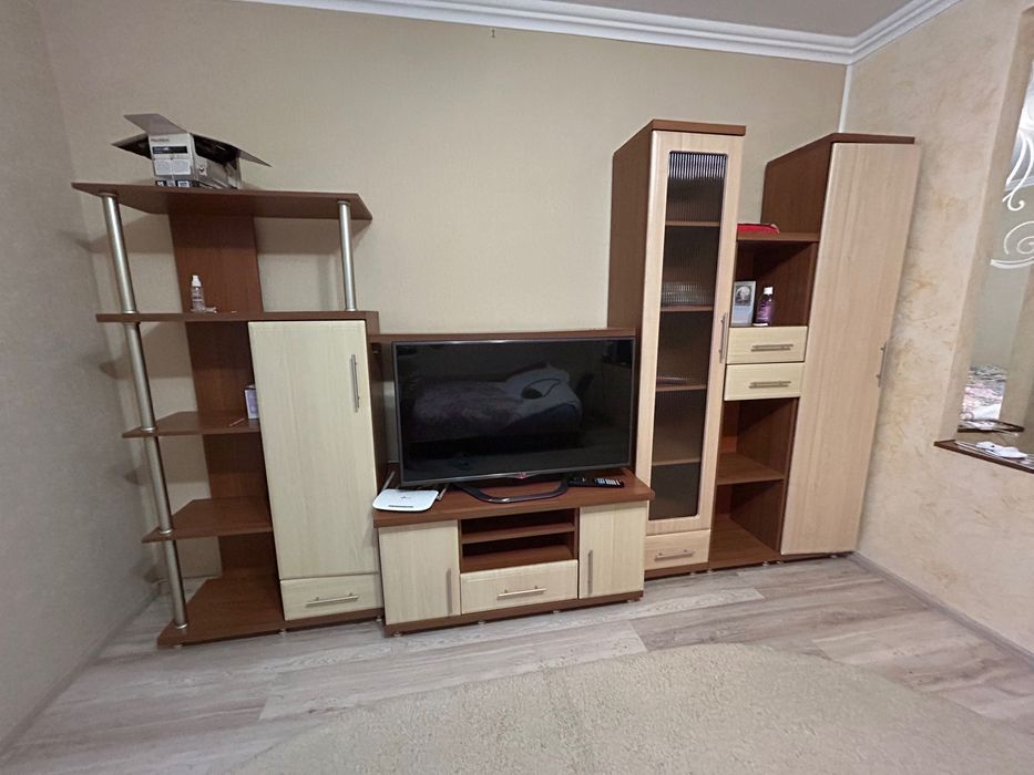 Стінка у вітальню