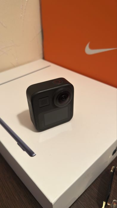 Продаю екшин камеруGo pro 360