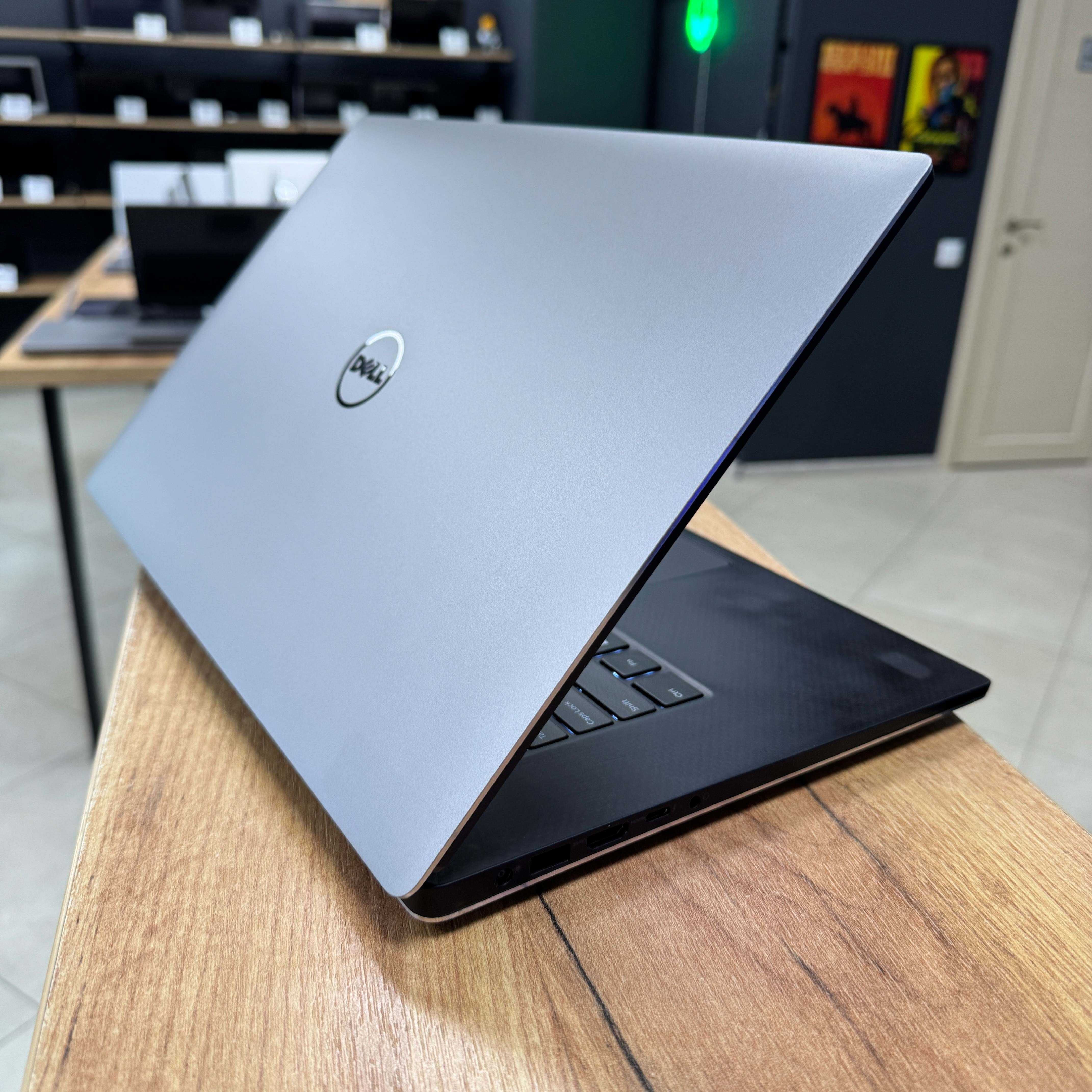Ігровий Dell XPS 15 9560 [FullHD, IPS] - i7 7700HQ/GTX 1050 4 GB/16 GB