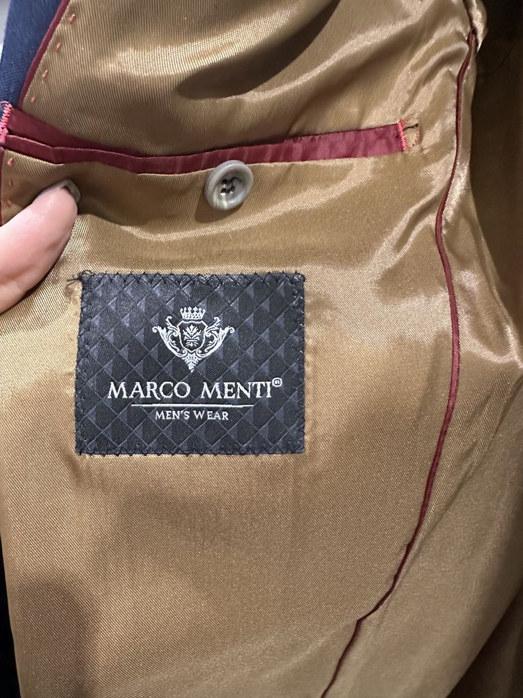 Продам мужской костюм