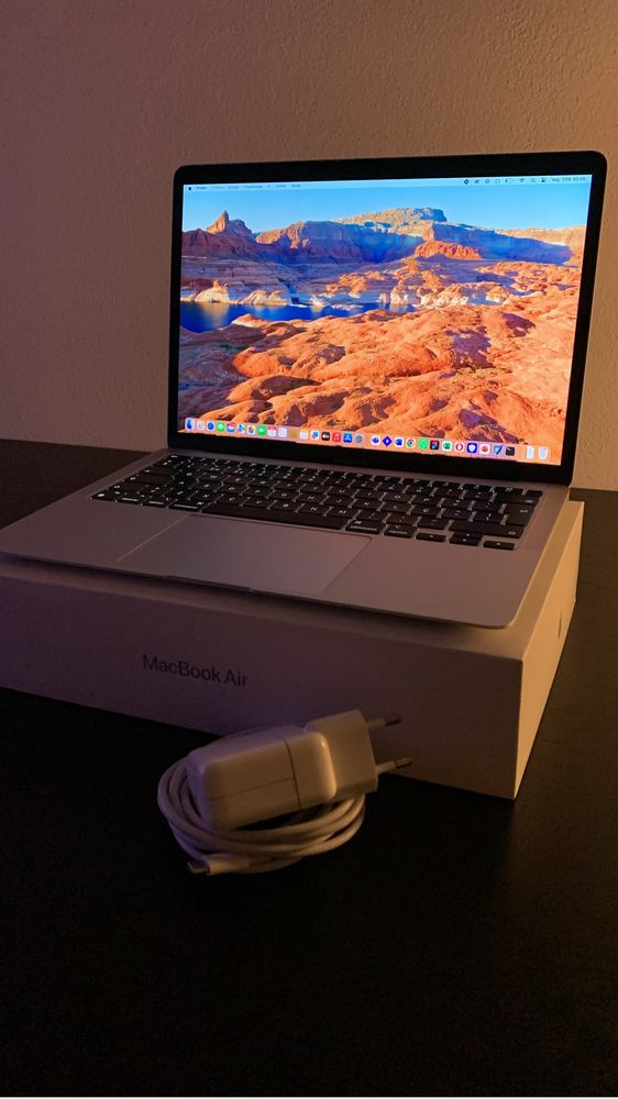 Macbook Air M1 - 256 GB - RAM 8GB)