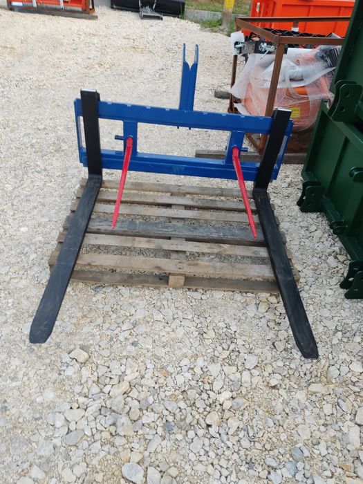 Paleciak z regulacją wideł na tył traktora- do tura euroramka