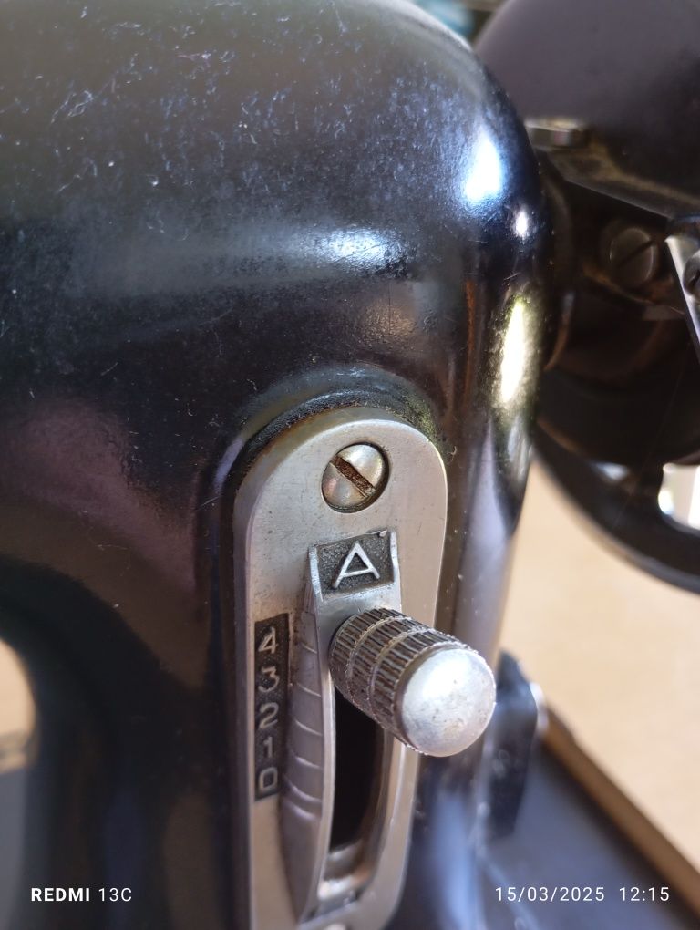Máquina de costura Singer em excelente estado