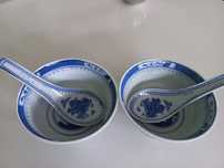 2 śliczne miseczki-chińska porcelana, z łyżkami