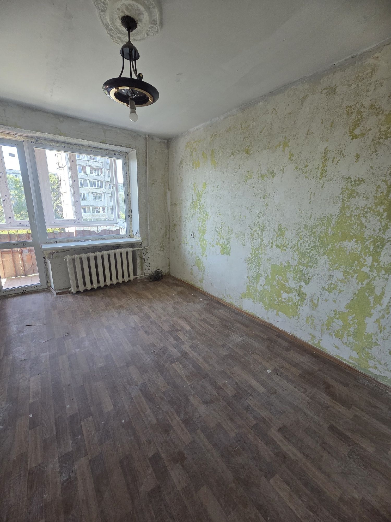 Продаж 1к квартири Виставка 22м²