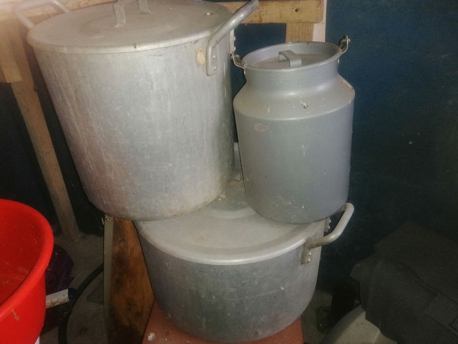 Алюмінієві каструлі, бідон