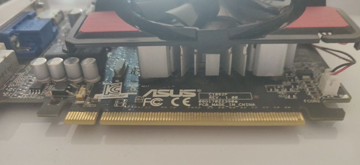 Placa gráfica ASUS GTS450 PCI express 1GB DDR3