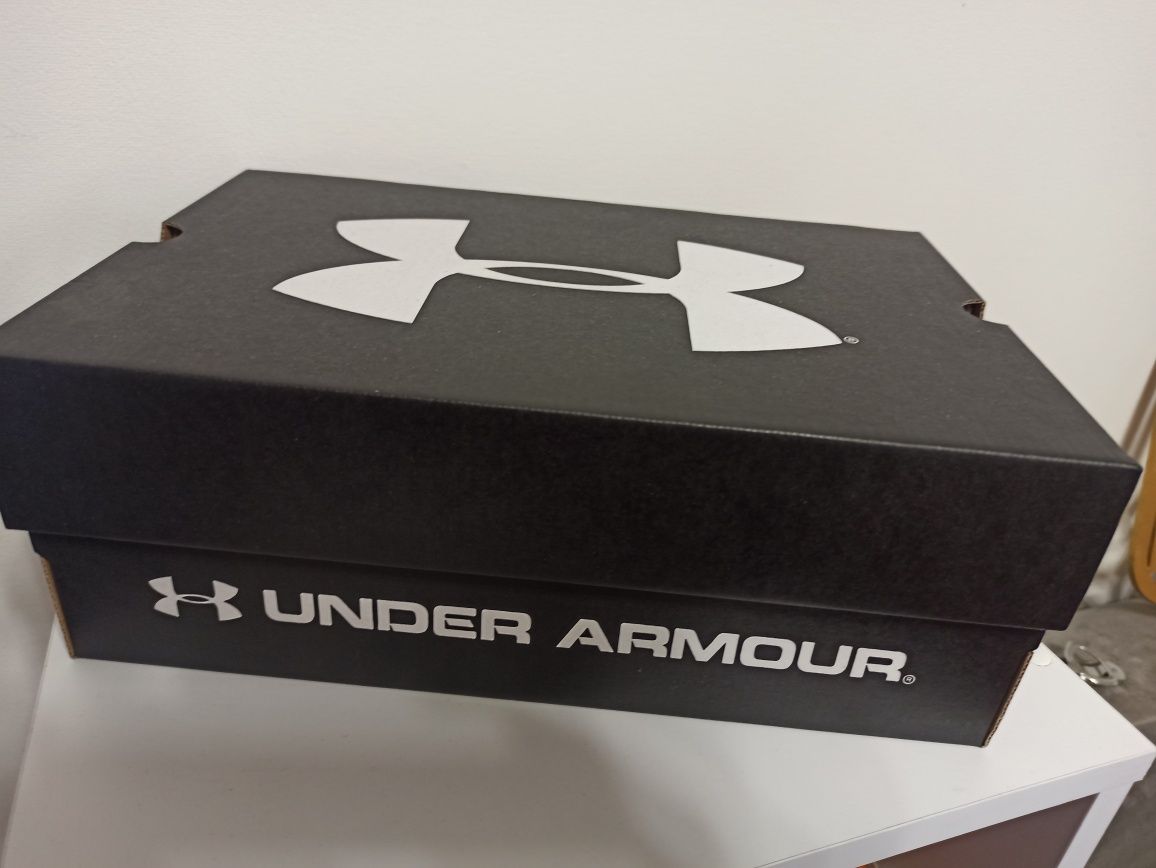 Кроссовки Under armour 42 размер