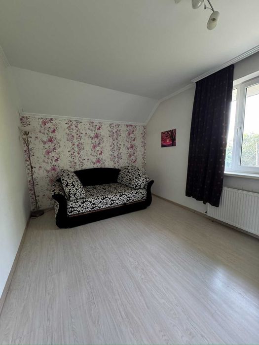 Здається Будинок по вулиці Київській