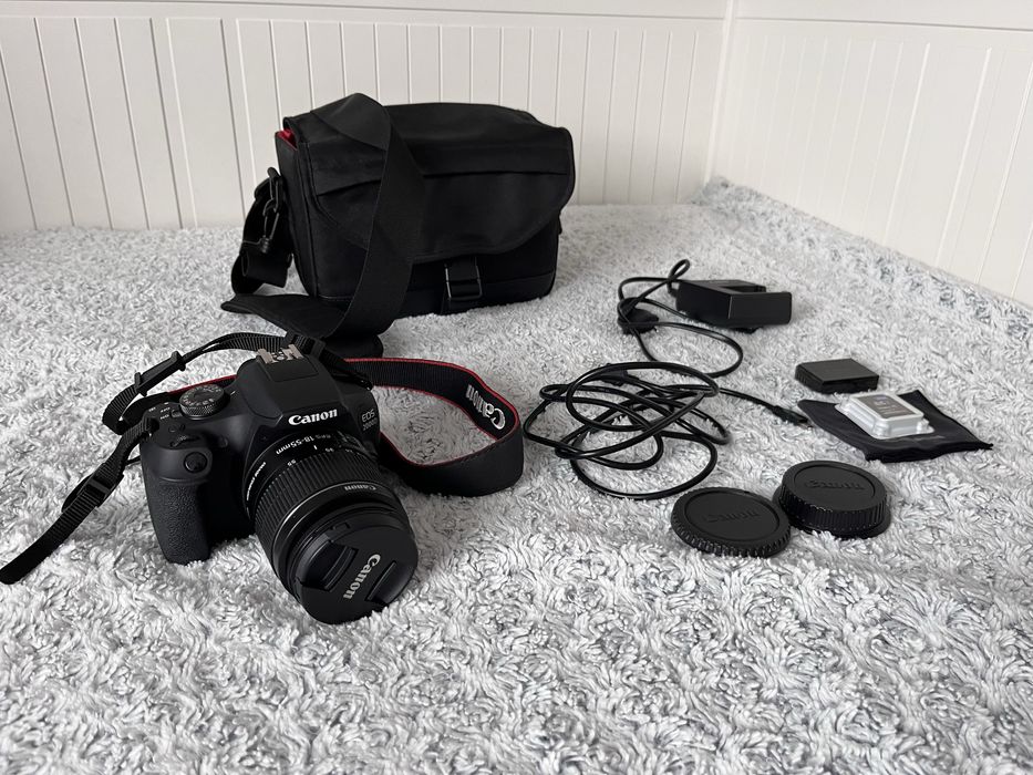 Canon EOS 2000D - zestaw
