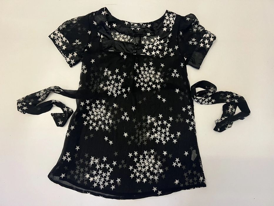 Гарна жіноча блузка