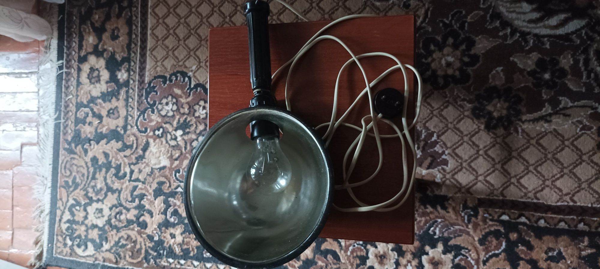 Продам медицинскую лампу для прогревания б/у.