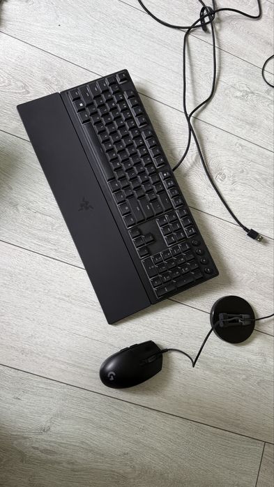Zestaw myszka logitech klawiatura razer pc/komputer stacjonarny
