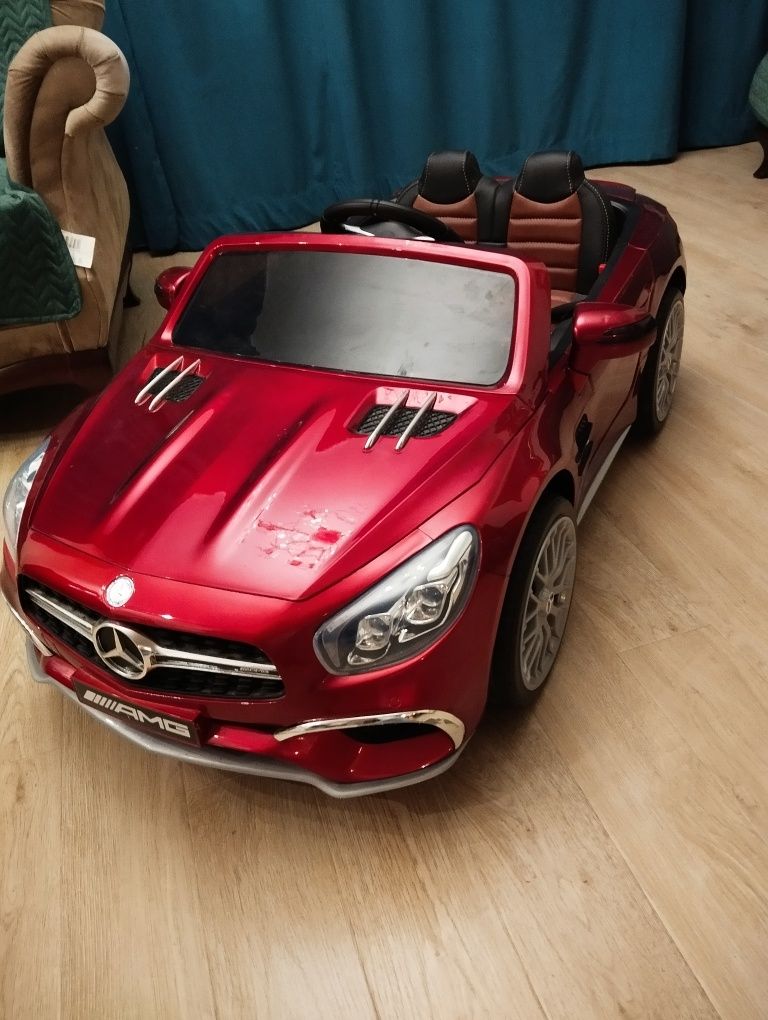 Samochodzik Mercedes AMG czerwony metalik