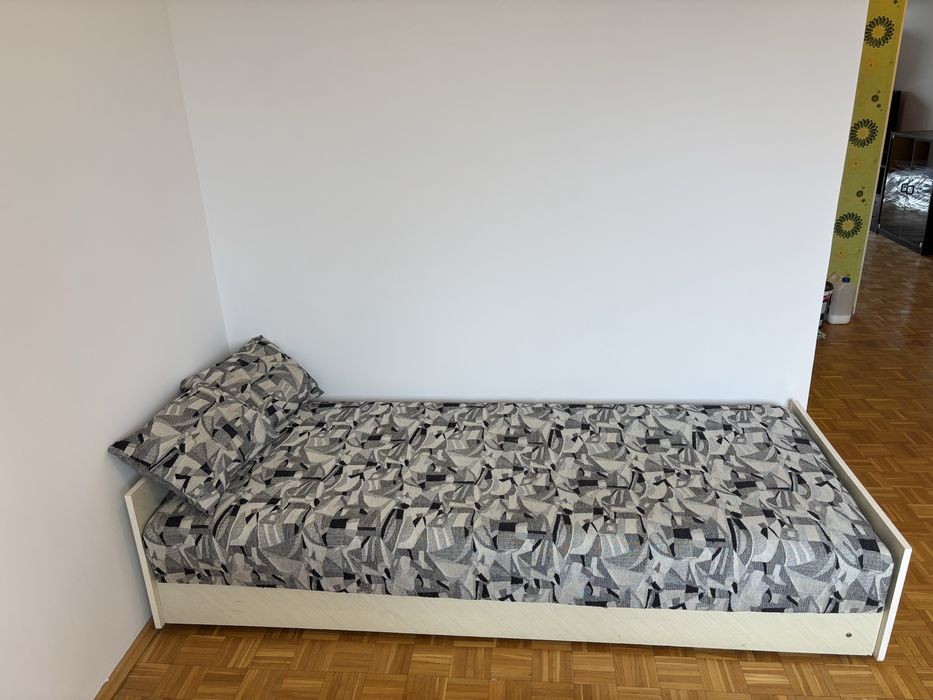 Tapczan jednoosobowy używany