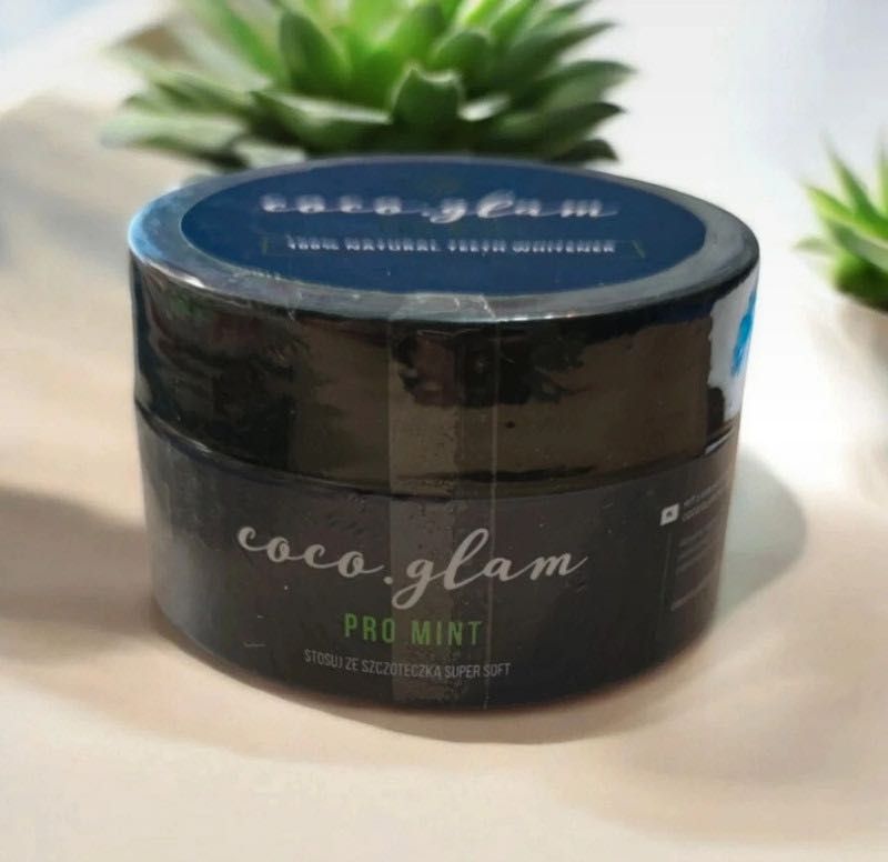 Coco Glam – proszek wybielający z aktywnym węglem