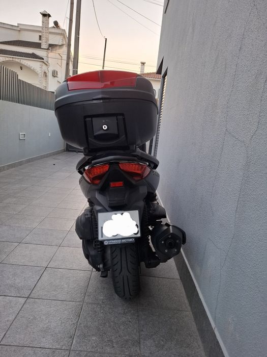Yamaha x-max 400