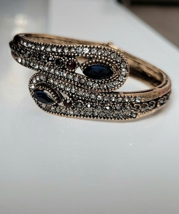 Elegancka etniczna słowiańska bransoleta w kolorze starego złota