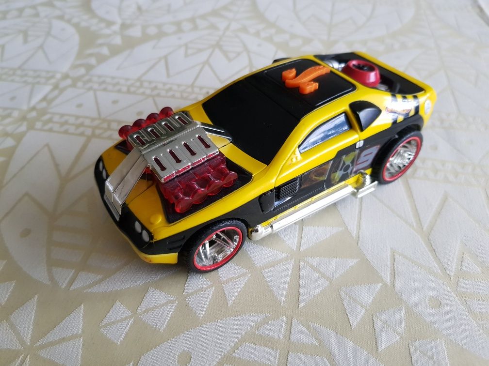 Auto hot wheels  interaktywne