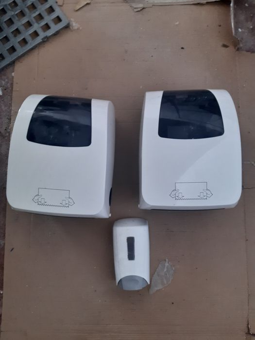 Dispensadores de papel e sabonete