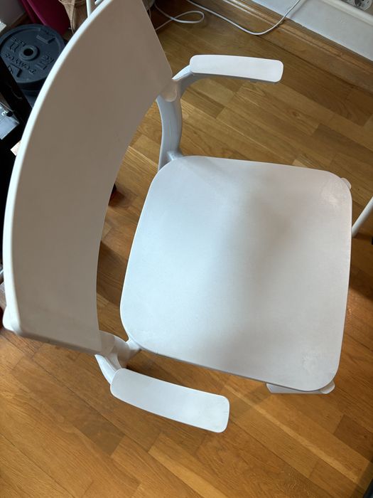 Cadeira cinzenta Ikea