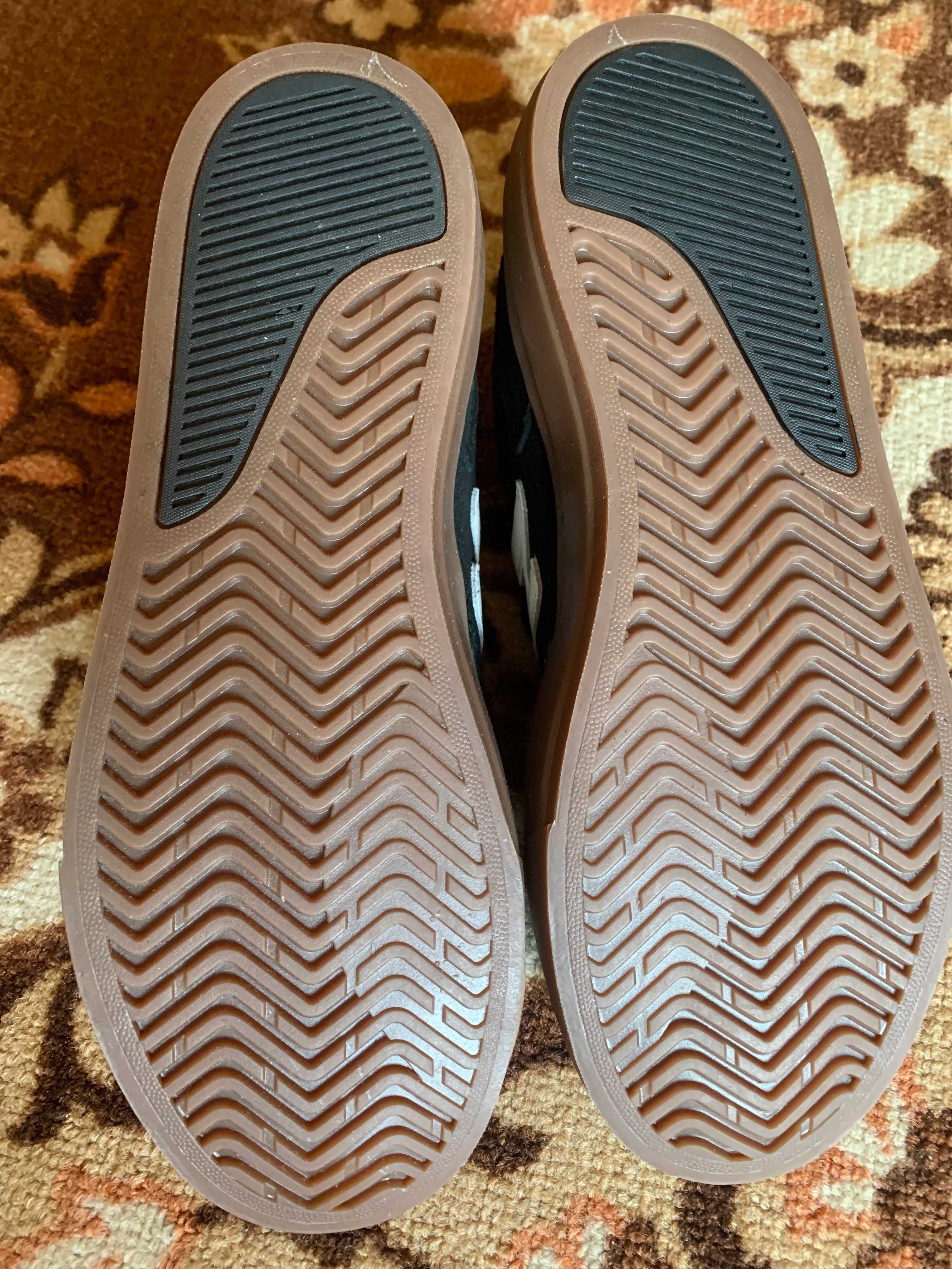 Продам нові кросівки NEW BALANCE (made in VIETNAM), розмір 41 (27 см)