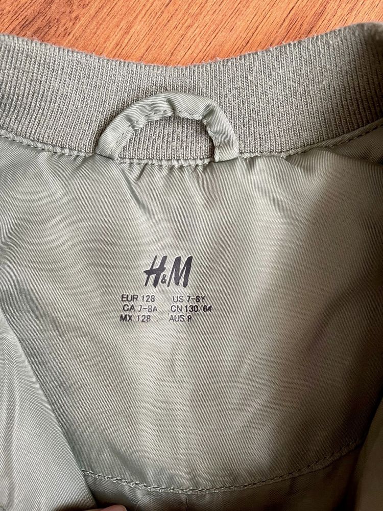 Весняна куртка ( бомбер) для хлопчика H&M, розмір 128