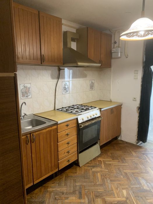 Продам квартиру 3 кімнатну з гаражем