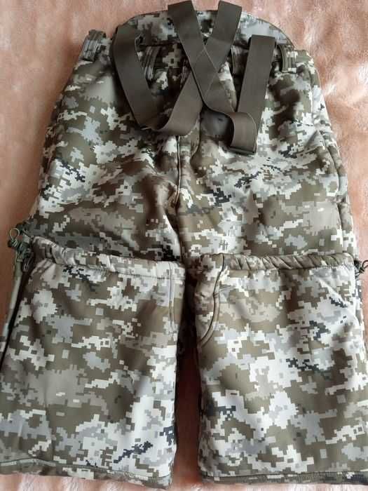 Штани зимові,нові.Піксель розмір 48 не дорого