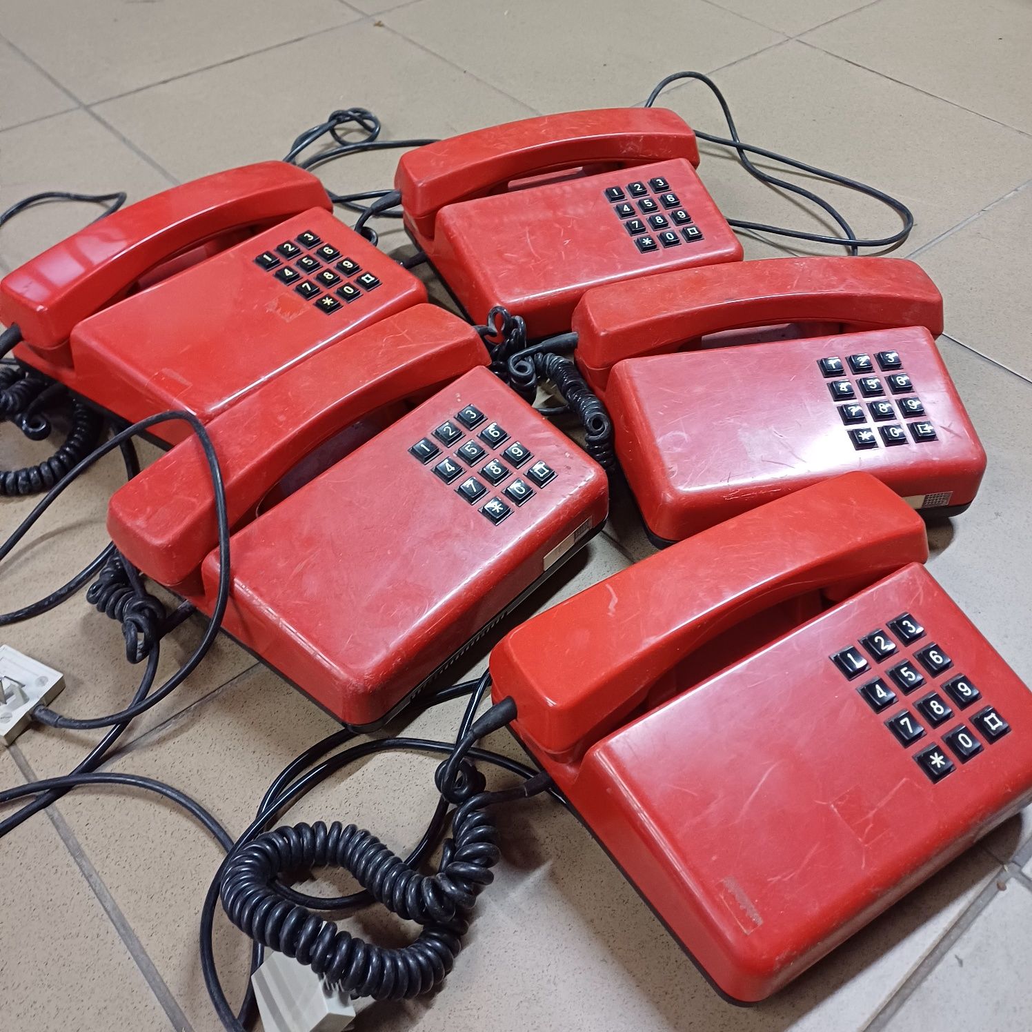 Telefony  Tulipan z czasów PRL