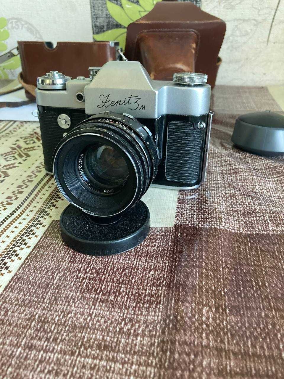 Продам фотоапарат Zenit 3M с объективом Helios 44