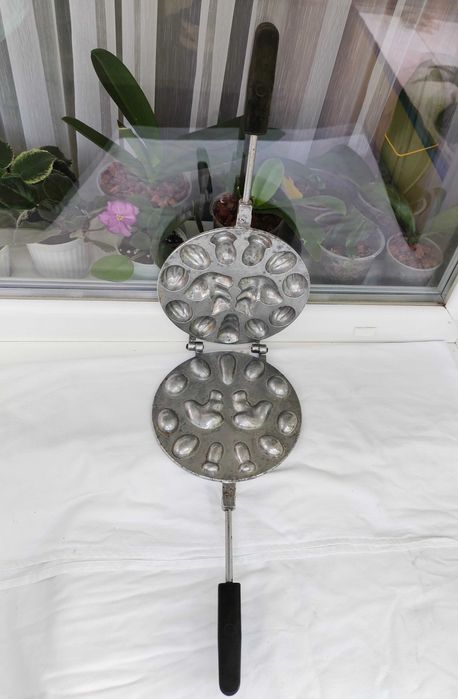 Форма для випічки, горішниця з білочкою радянських часів орешница