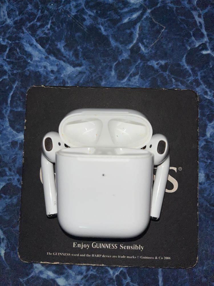 Продам Airpods 2 оригинал