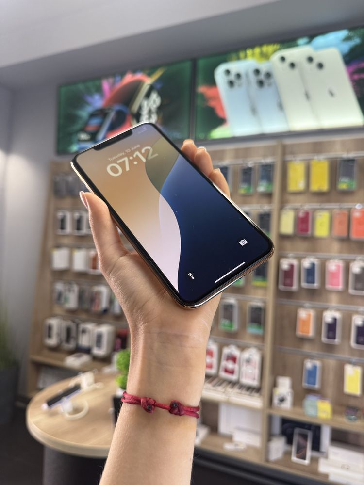 Used IPHONE 11Pro Max 256 Gold Neverlock Костюшка,5 igrand