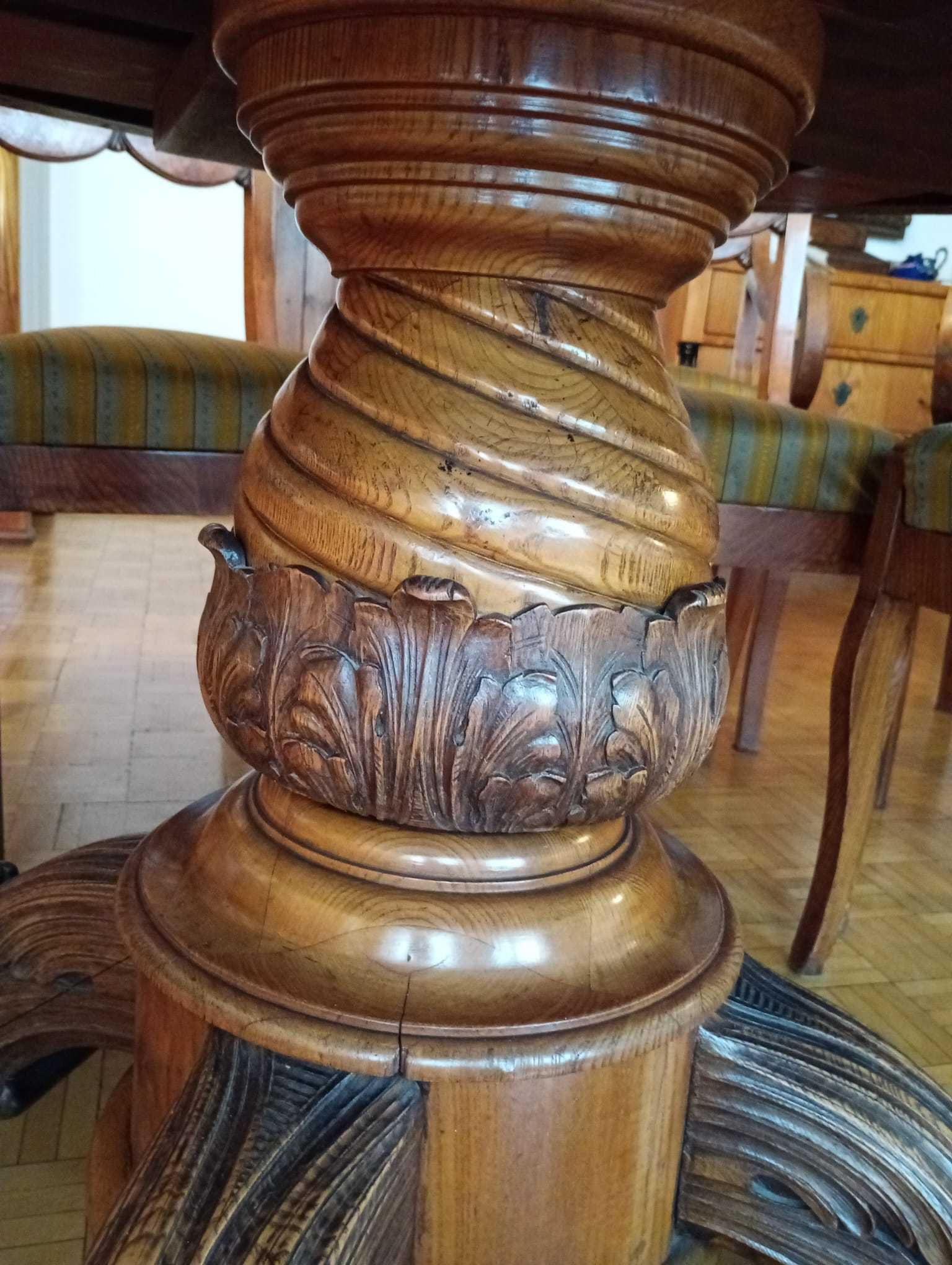 Stół Biedermeier jesion rozkładany 1850-70 lata z fotelami i krzesłami