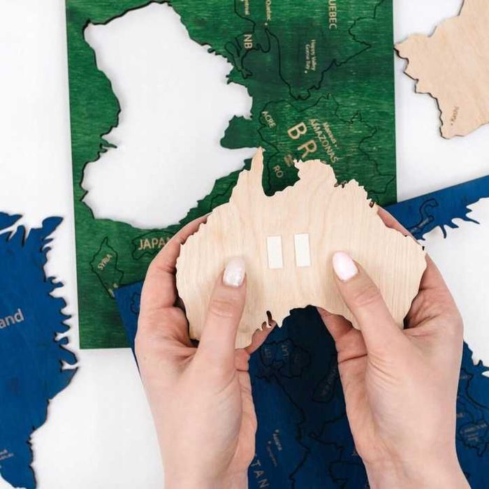 Drewniana Mapa Świata 3D XL Kolorowa 130 x 72 cm + Pinezki + Flagi