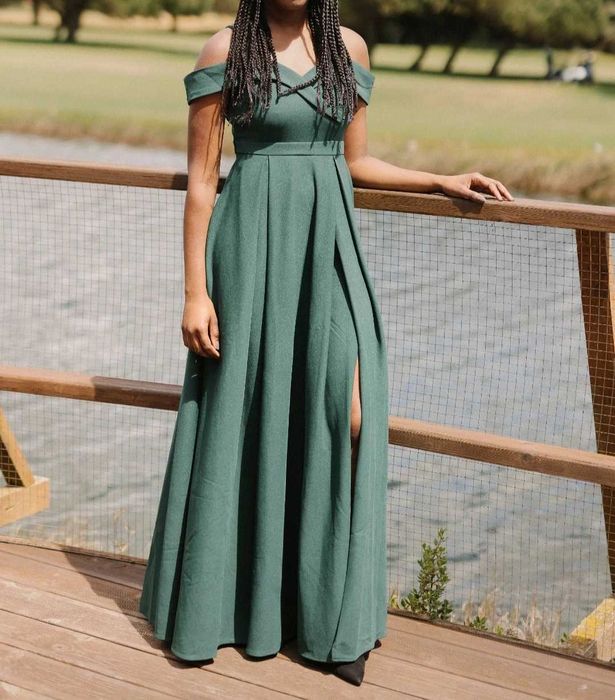 Vestido cerimónia com abertura