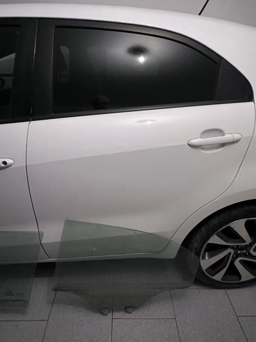 Vidro porta traseira esquerda Kia Rio